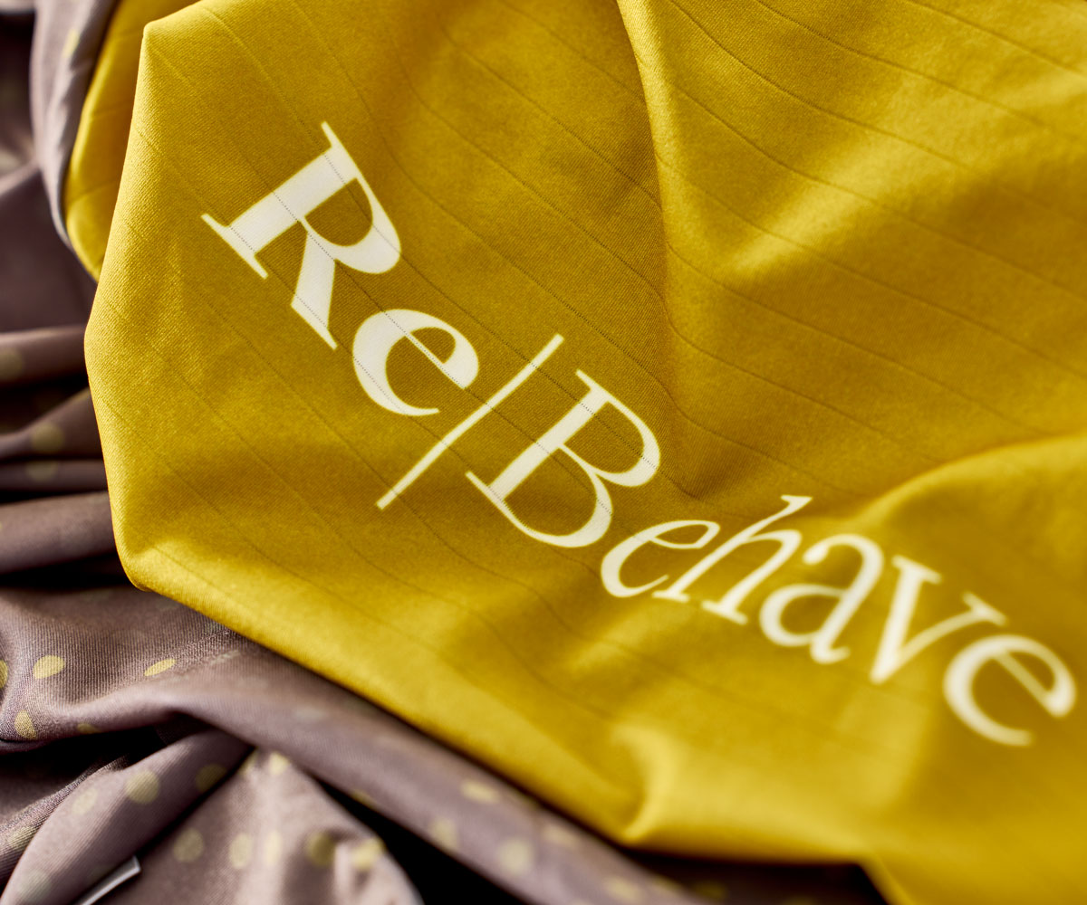 Re-Behave Supreme Race Cykeltrøje – Mørkegrå/guld (december levering)