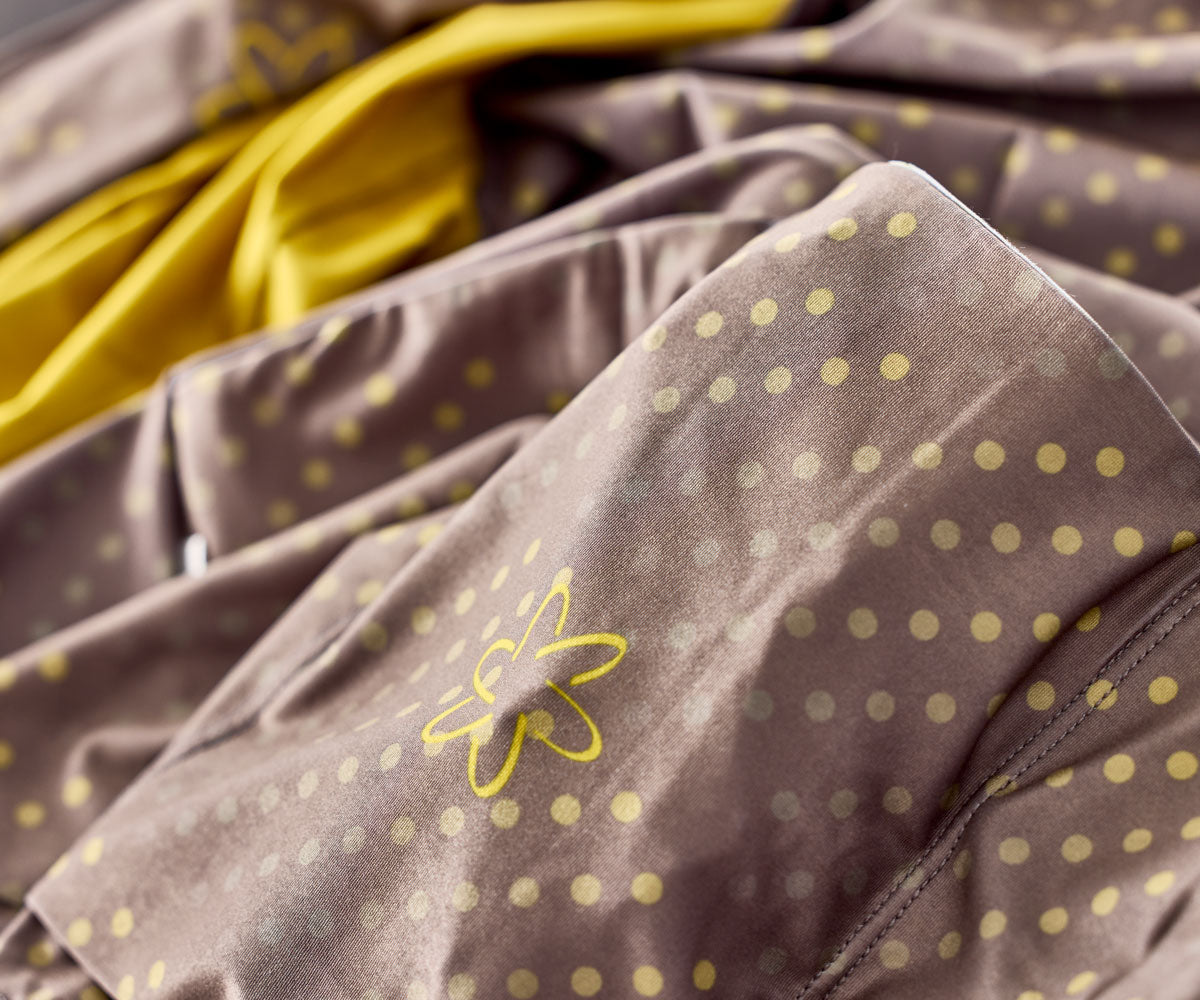 Re-Behave Supreme Race Cykeltrøje – Mørkegrå/guld (december levering)